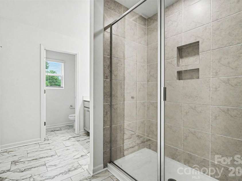 4035 Lawnview Drive, Charlotte, NC 28269.  MLS# CAR4386706, YatesRealty ID 32282. 