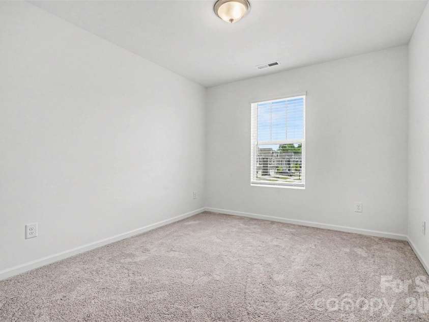 4035 Lawnview Drive, Charlotte, NC 28269.  MLS# CAR4386706, YatesRealty ID 32282. 