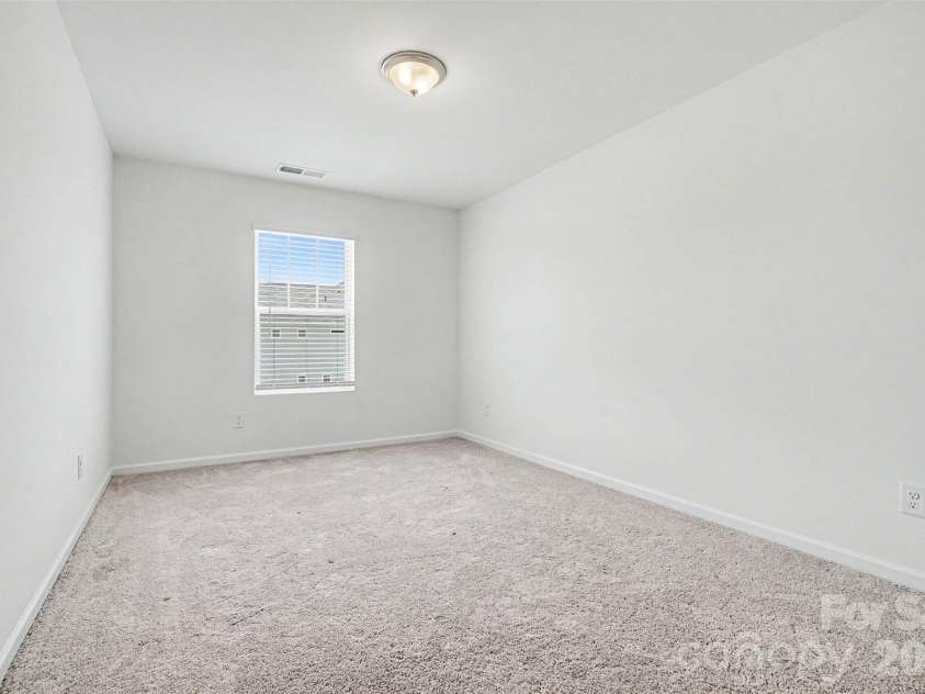4035 Lawnview Drive, Charlotte, NC 28269.  MLS# CAR4386706, YatesRealty ID 32282. 