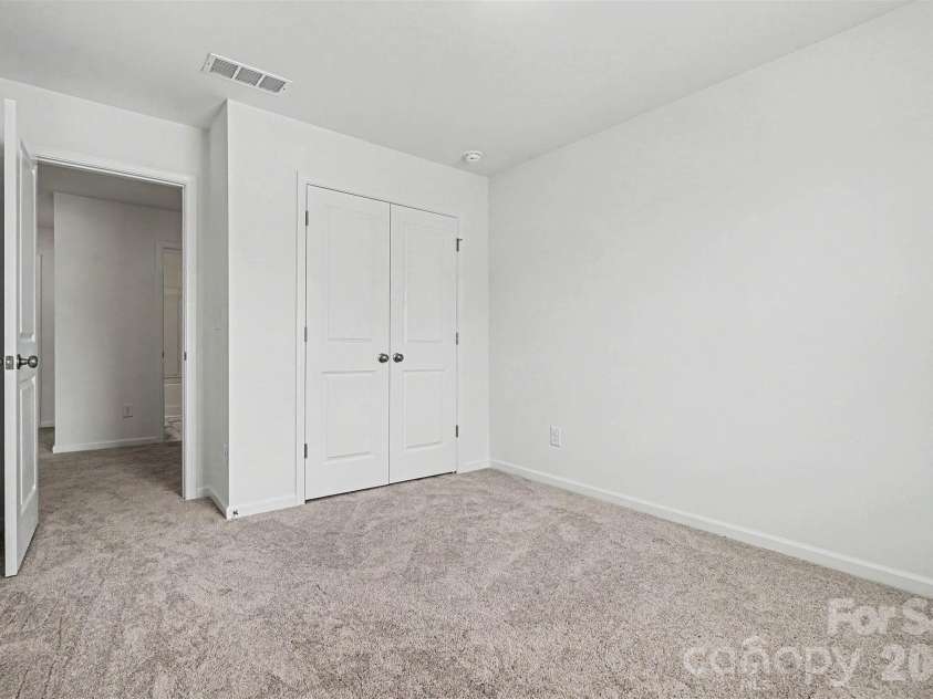 4035 Lawnview Drive, Charlotte, NC 28269.  MLS# CAR4386706, YatesRealty ID 32282. 