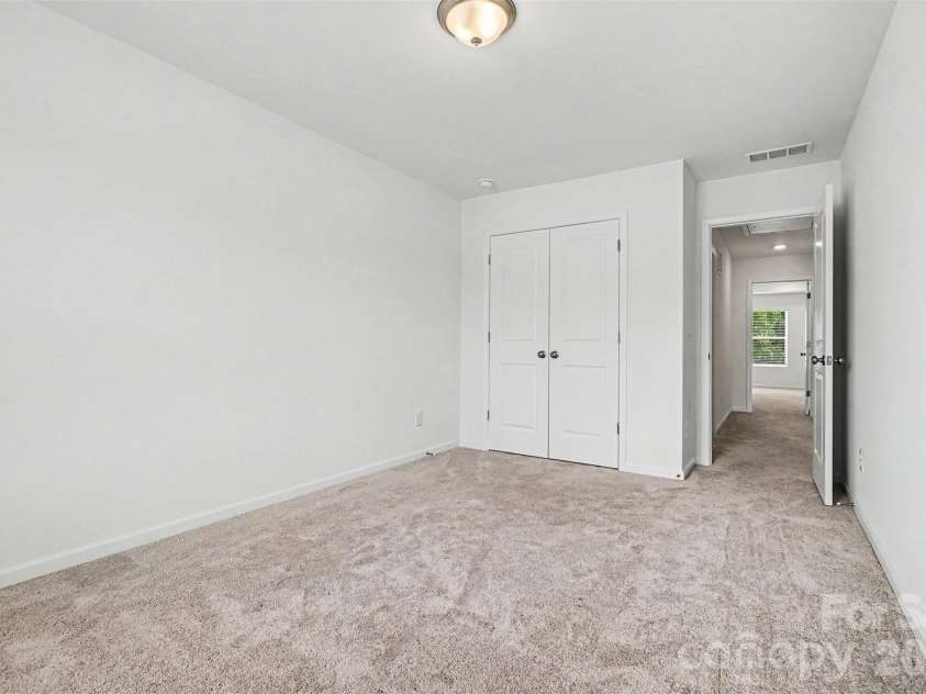 4035 Lawnview Drive, Charlotte, NC 28269.  MLS# CAR4386706, YatesRealty ID 32282. 