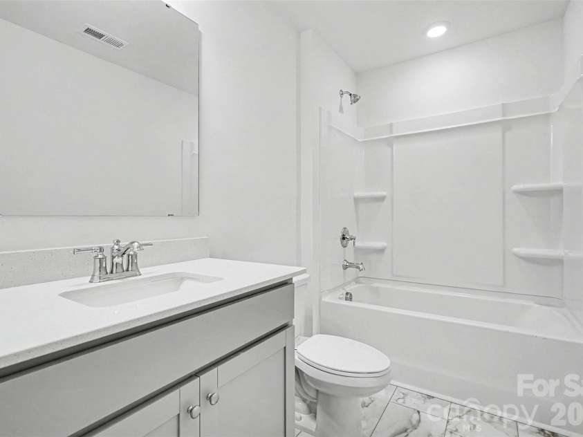 4035 Lawnview Drive, Charlotte, NC 28269.  MLS# CAR4386706, YatesRealty ID 32282. 