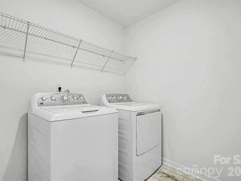 4035 Lawnview Drive, Charlotte, NC 28269.  MLS# CAR4386706, YatesRealty ID 32282. 