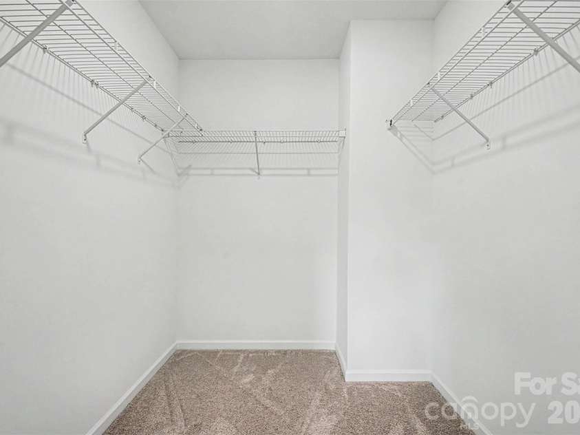 4035 Lawnview Drive, Charlotte, NC 28269.  MLS# CAR4386706, YatesRealty ID 32282. 