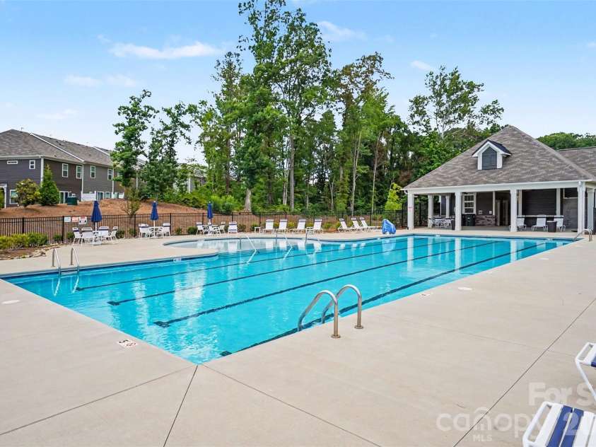 4035 Lawnview Drive, Charlotte, NC 28269.  MLS# CAR4386706, YatesRealty ID 32282. 