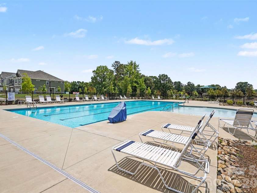 4035 Lawnview Drive, Charlotte, NC 28269.  MLS# CAR4386706, YatesRealty ID 32282. 