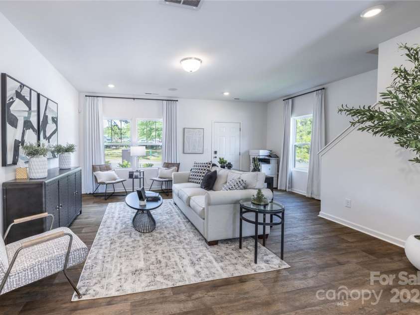 2007 Parkvale Place, Charlotte, NC 28208.  MLS# CAR4290117, YatesRealty ID 32283. 