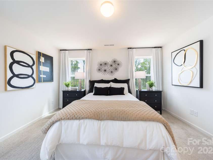 2007 Parkvale Place, Charlotte, NC 28208.  MLS# CAR4290117, YatesRealty ID 32283. 