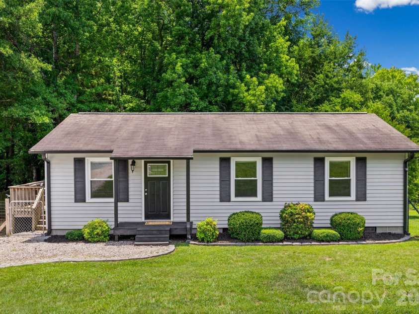 3753 Jenkins Road, Clover, SC 29710.  MLS# CAR4391594, YatesRealty ID 32283. 
