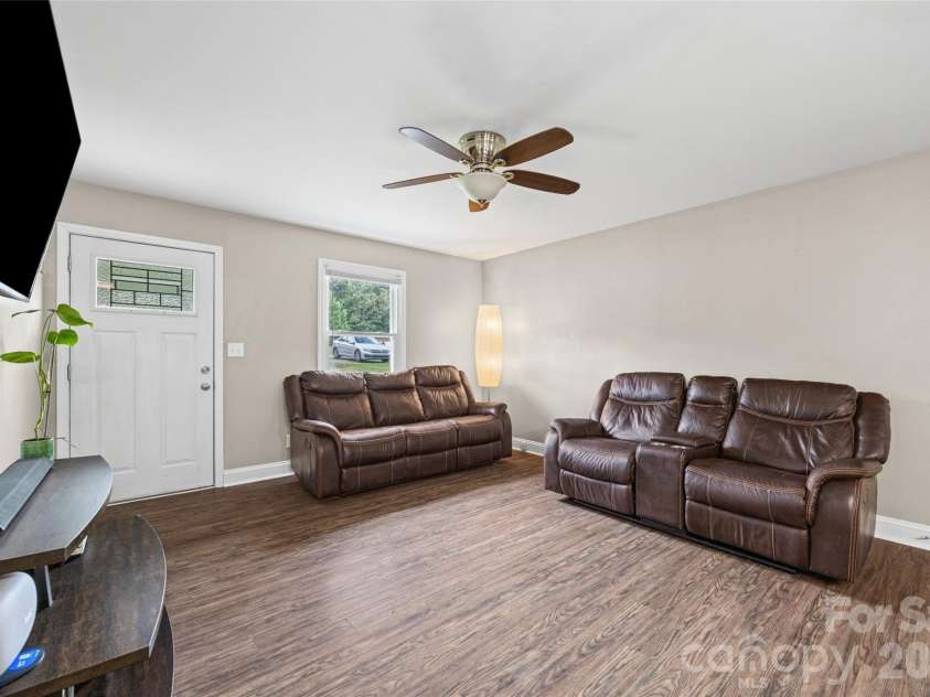 3753 Jenkins Road, Clover, SC 29710.  MLS# CAR4391594, YatesRealty ID 32283. 