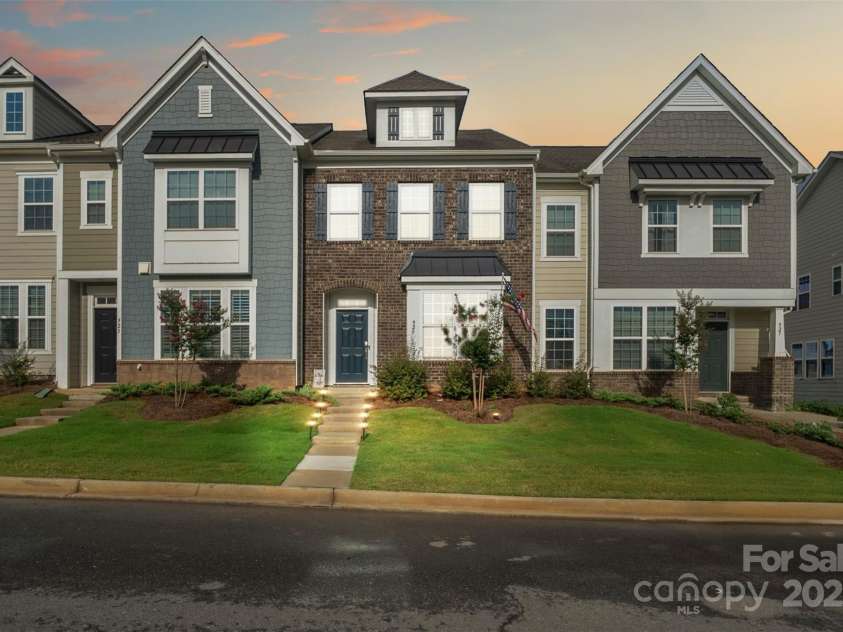 925 Cobbled Way, Fort Mill, SC 29715.  MLS# CAR4292216, YatesRealty ID 32285. 