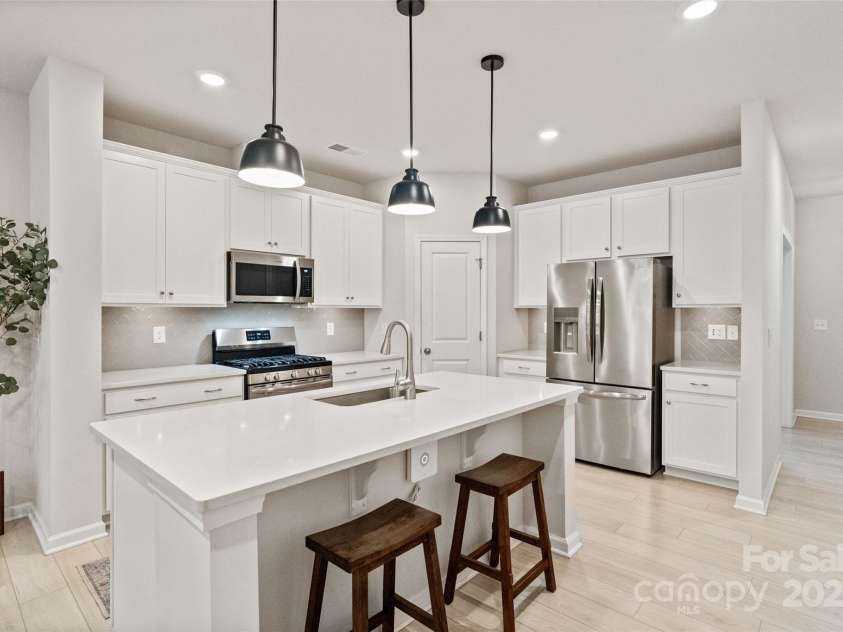 925 Cobbled Way, Fort Mill, SC 29715.  MLS# CAR4292216, YatesRealty ID 32285. 