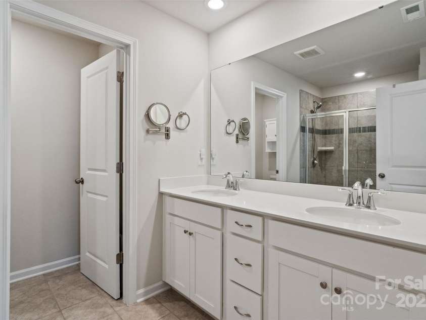 925 Cobbled Way, Fort Mill, SC 29715.  MLS# CAR4292216, YatesRealty ID 32285. 