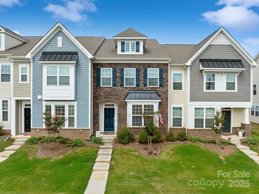 925 Cobbled Way, Fort Mill, SC 29715.  MLS# CAR4292216, YatesRealty ID 32285. 
