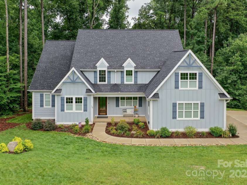 138 Waterbury Drive, Mooresville, NC 28117.  MLS# CAR4289133, YatesRealty ID 32286. 