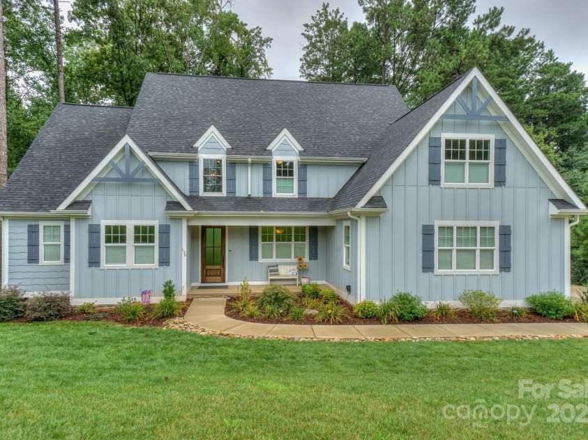 138 Waterbury Drive, Mooresville, NC 28117.  MLS# CAR4289133, YatesRealty ID 32286. 