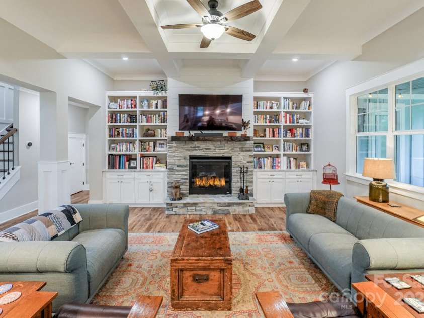 138 Waterbury Drive, Mooresville, NC 28117.  MLS# CAR4289133, YatesRealty ID 32286. 