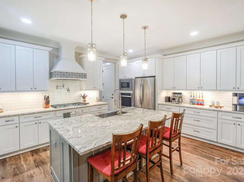 138 Waterbury Drive, Mooresville, NC 28117.  MLS# CAR4289133, YatesRealty ID 32286. 