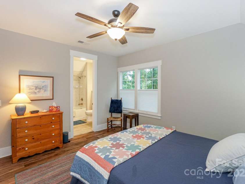 138 Waterbury Drive, Mooresville, NC 28117.  MLS# CAR4289133, YatesRealty ID 32286. 