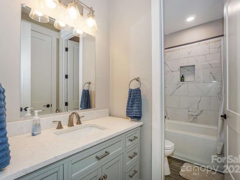 138 Waterbury Drive, Mooresville, NC 28117.  MLS# CAR4289133, YatesRealty ID 32286. 