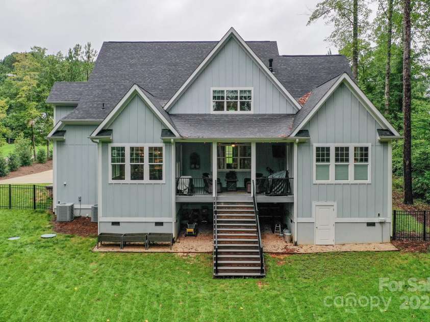138 Waterbury Drive, Mooresville, NC 28117.  MLS# CAR4289133, YatesRealty ID 32286. 