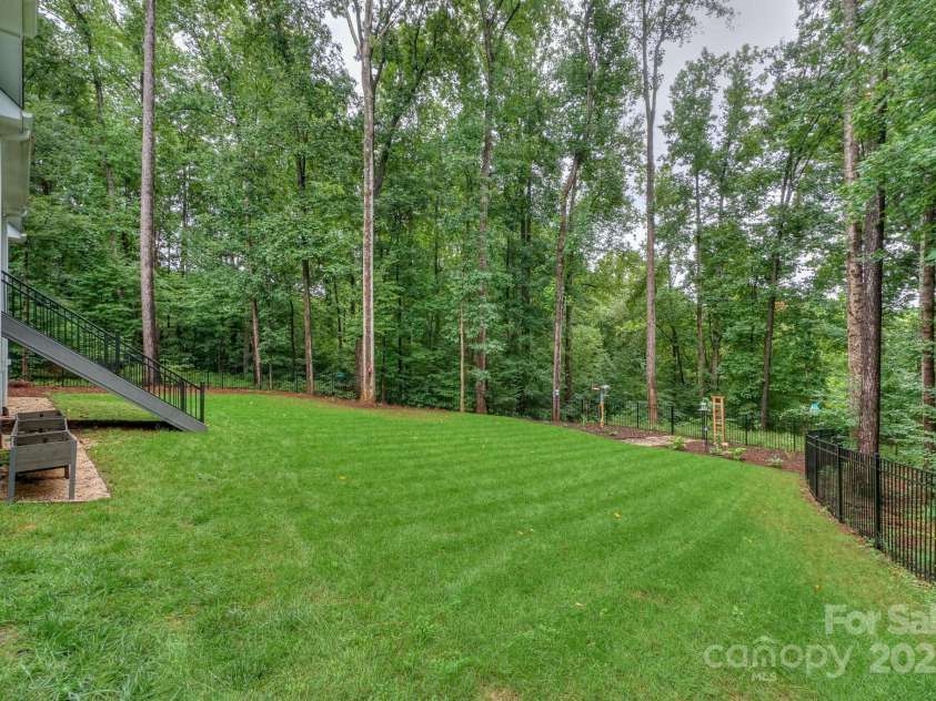 138 Waterbury Drive, Mooresville, NC 28117.  MLS# CAR4289133, YatesRealty ID 32286. 