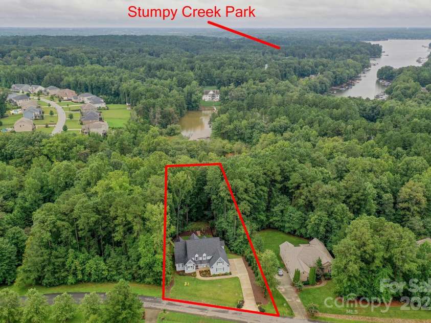 138 Waterbury Drive, Mooresville, NC 28117.  MLS# CAR4289133, YatesRealty ID 32286. 