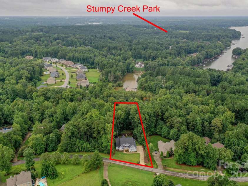 138 Waterbury Drive, Mooresville, NC 28117.  MLS# CAR4289133, YatesRealty ID 32286. 