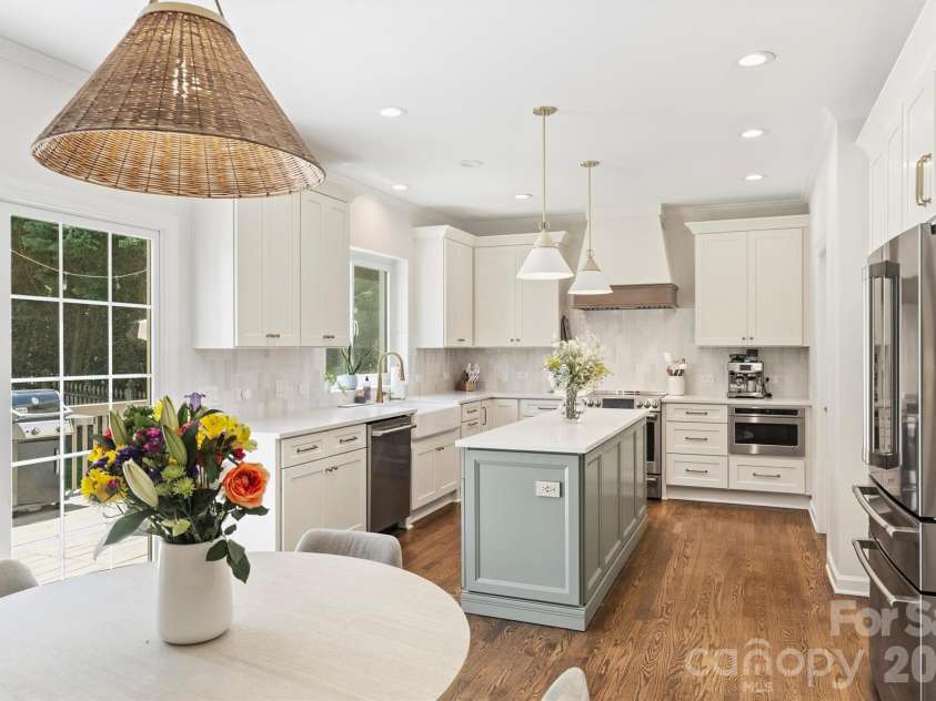 5319 Piper Glen Drive, Charlotte, NC 28277.  MLS# CAR4389284, YatesRealty ID 32287. 