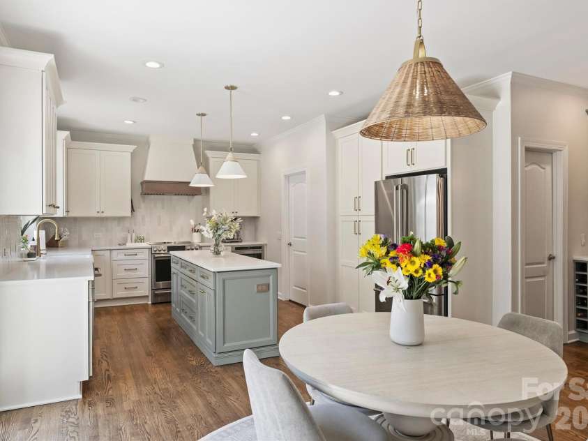 5319 Piper Glen Drive, Charlotte, NC 28277.  MLS# CAR4389284, YatesRealty ID 32287. 