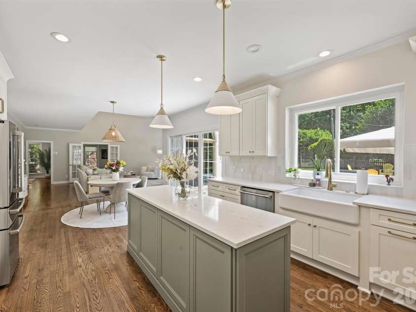 5319 Piper Glen Drive, Charlotte, NC 28277.  MLS# CAR4389284, YatesRealty ID 32287. 