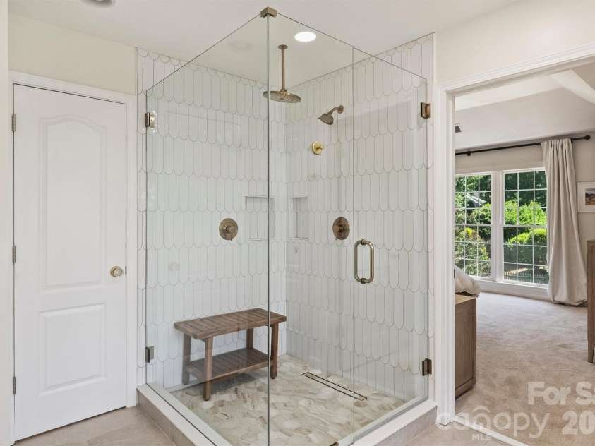 5319 Piper Glen Drive, Charlotte, NC 28277.  MLS# CAR4389284, YatesRealty ID 32287. 
