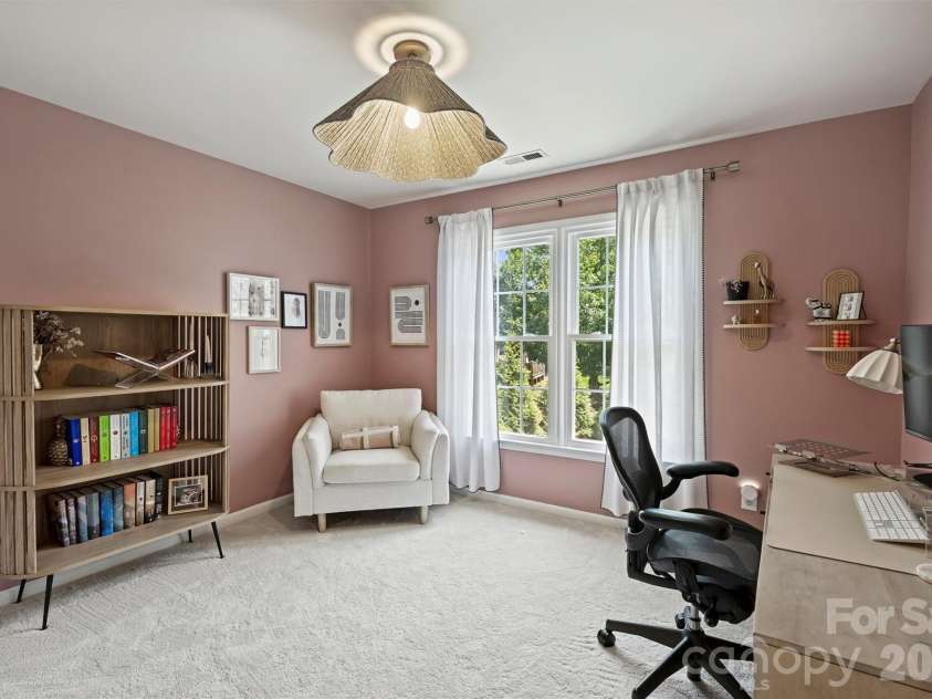 5319 Piper Glen Drive, Charlotte, NC 28277.  MLS# CAR4389284, YatesRealty ID 32287. 