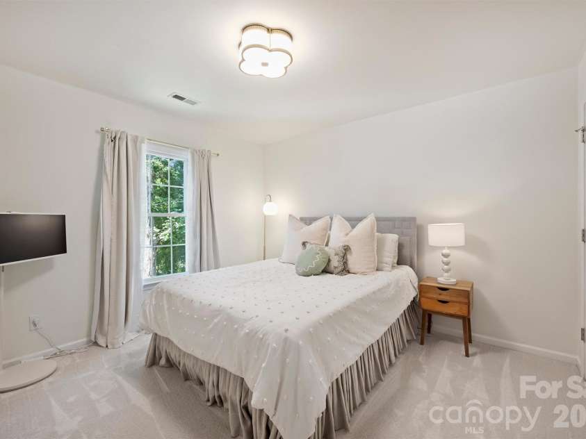 5319 Piper Glen Drive, Charlotte, NC 28277.  MLS# CAR4389284, YatesRealty ID 32287. 