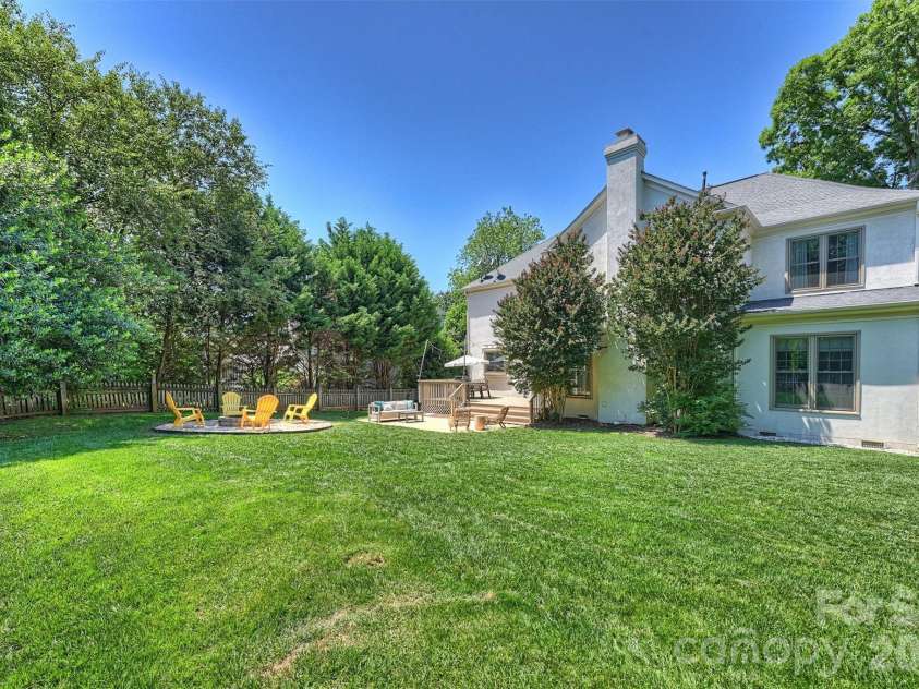 5319 Piper Glen Drive, Charlotte, NC 28277.  MLS# CAR4389284, YatesRealty ID 32287. 