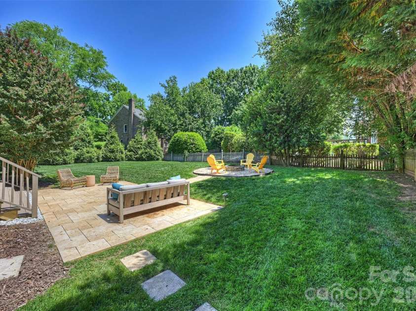 5319 Piper Glen Drive, Charlotte, NC 28277.  MLS# CAR4389284, YatesRealty ID 32287. 