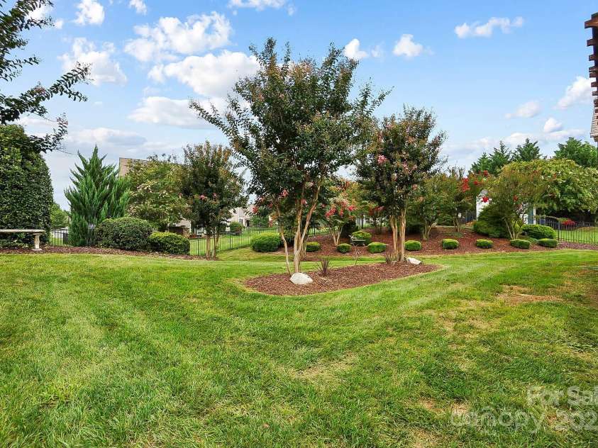 6011 Berewick Commons Parkway, Charlotte, NC 28278.  MLS# CAR4290443, YatesRealty ID 32287. 