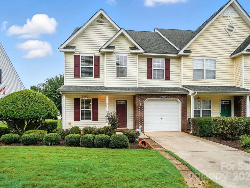 2266 Hanover Court, Fort Mill, SC 29707.  MLS# CAR4290119, YatesRealty ID 32288. 