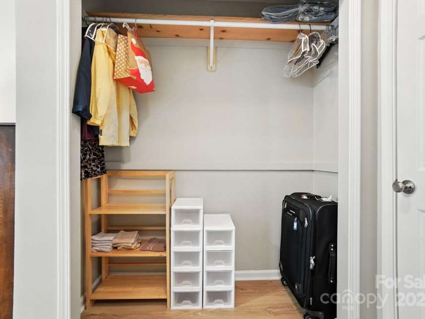 2266 Hanover Court, Fort Mill, SC 29707.  MLS# CAR4290119, YatesRealty ID 32288. 