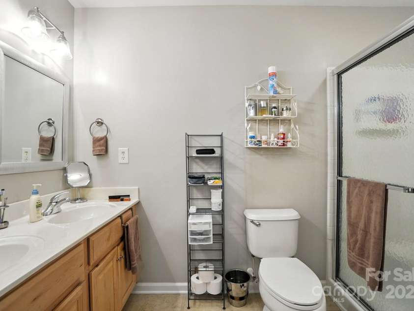 2266 Hanover Court, Fort Mill, SC 29707.  MLS# CAR4290119, YatesRealty ID 32288. 