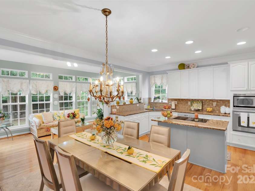 10837 Wilklee Drive, Charlotte, NC 28277.  MLS# CAR4291403, YatesRealty ID 32289. Eat In Kitchen Area