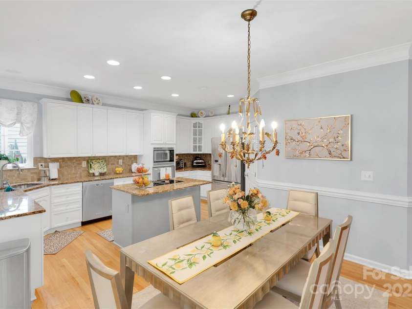 10837 Wilklee Drive, Charlotte, NC 28277.  MLS# CAR4291403, YatesRealty ID 32289. Open kitchen area including eating area
