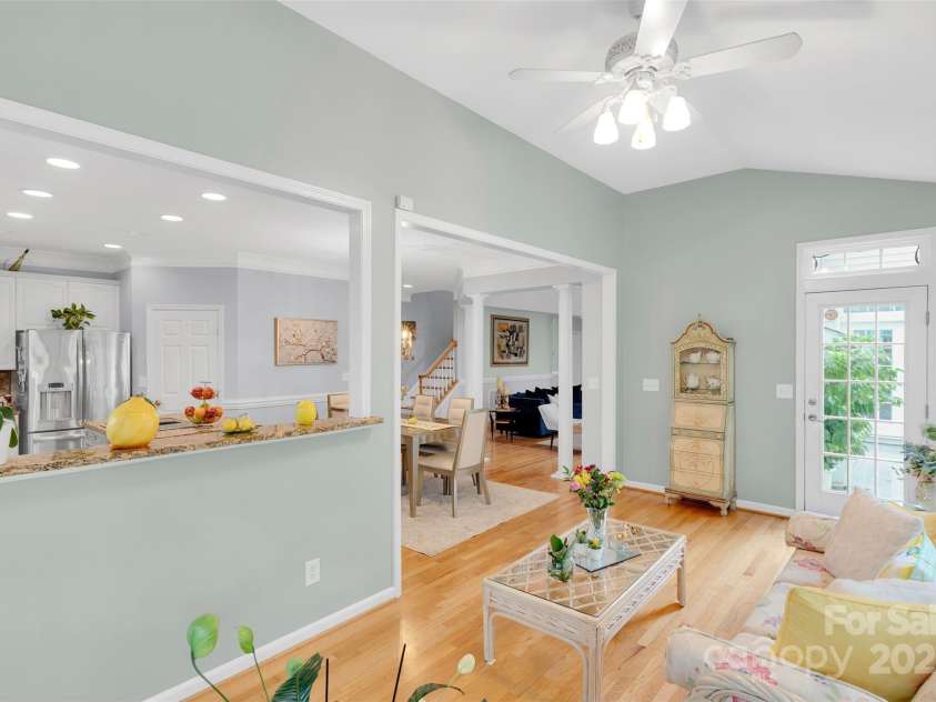 10837 Wilklee Drive, Charlotte, NC 28277.  MLS# CAR4291403, YatesRealty ID 32289. Sun Room