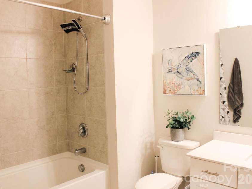 1925 Plath Top Road, Rock Hill, SC 29732.  MLS# CAR4395666, YatesRealty ID 32289. Bathroom 2