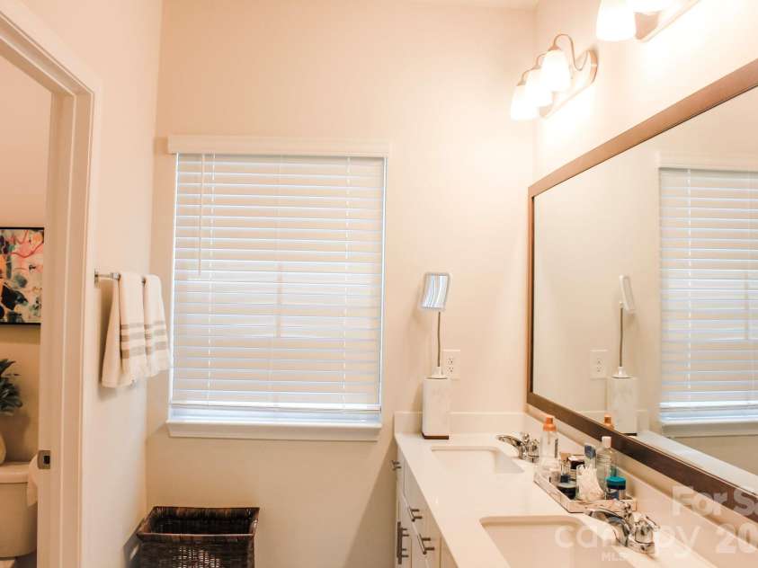 1925 Plath Top Road, Rock Hill, SC 29732.  MLS# CAR4395666, YatesRealty ID 32289. Dual vanities in primary suite