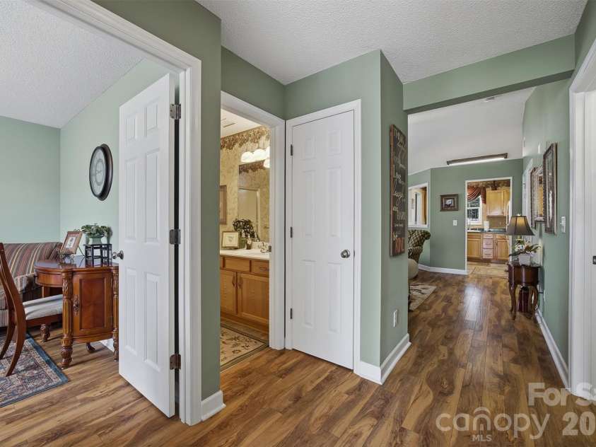 109 Morgan Trace Drive, Valdese, NC 28690.  MLS# CAR4350073, YatesRealty ID 3229. Entry Foyer