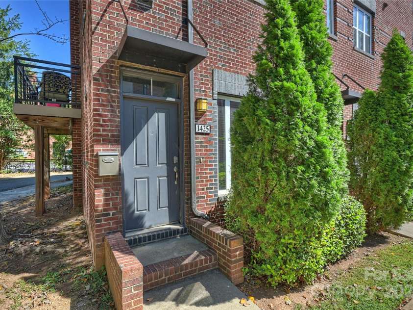 1425 Camden Road, Charlotte, NC 28203.  MLS# CAR4311487, YatesRealty ID 3229. 