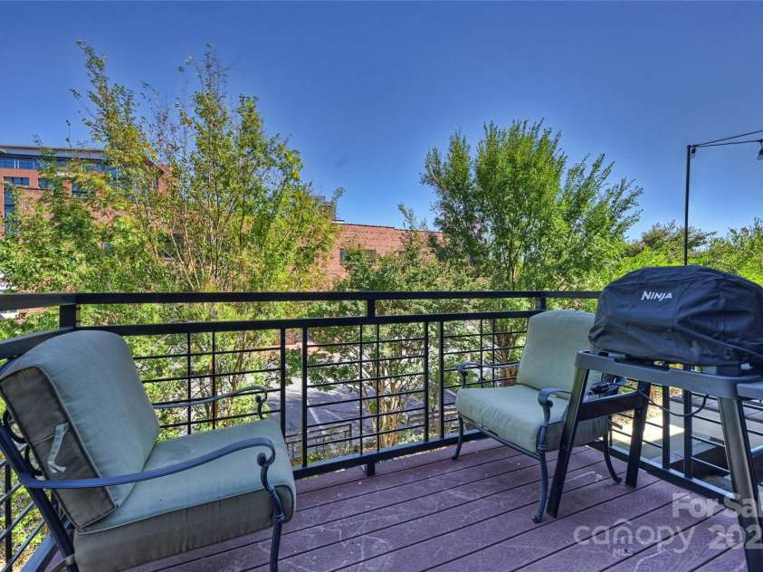 1425 Camden Road, Charlotte, NC 28203.  MLS# CAR4311487, YatesRealty ID 3229. 