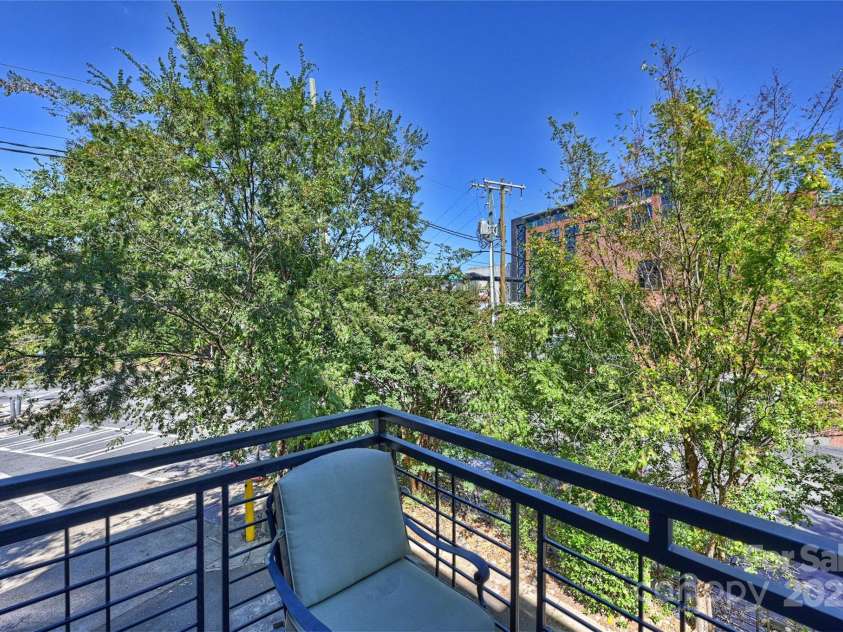 1425 Camden Road, Charlotte, NC 28203.  MLS# CAR4311487, YatesRealty ID 3229. 