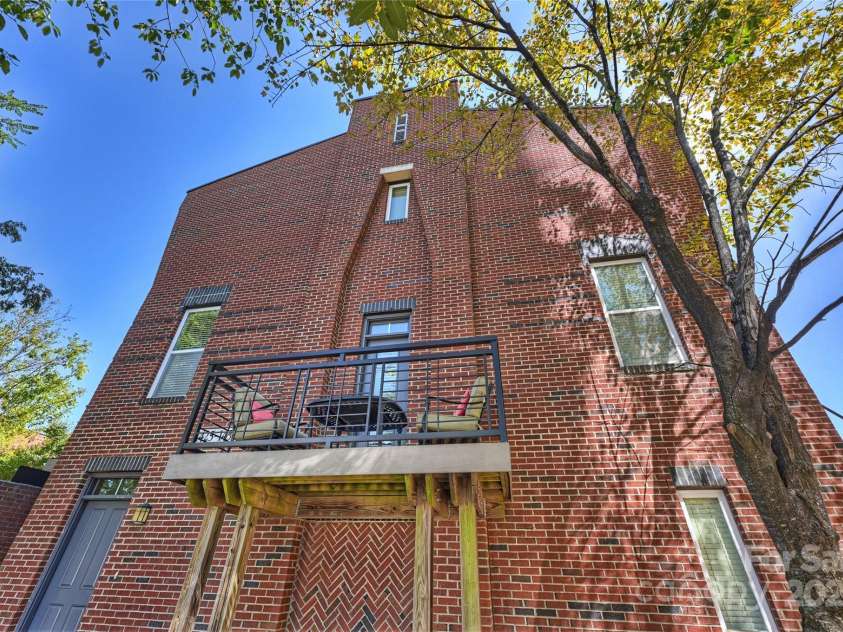 1425 Camden Road, Charlotte, NC 28203.  MLS# CAR4311487, YatesRealty ID 3229. Balcony 2 along Camden 
